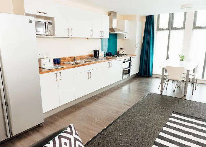 St John Central, Διαμέρισμα *